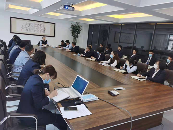 12.王佩龙副董事长出席会议并颁发讲话_副本.jpg