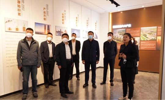 6.双阳区有关辅导一行调研BBIN宝盈集团·南山书院康养综合体项目_副本.jpg 6.双阳区有关辅导一行调研BBIN宝盈集团·南山书院康养综合体项目_副本.jpg