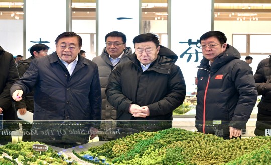 封面.市委书记张恩德一行光临BBIN宝盈集团集团走访调研_副本.jpg 封面.市委书记张恩德一行光临BBIN宝盈集团集团走访调研_副本.jpg