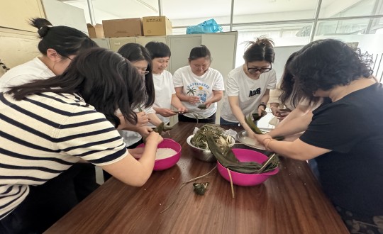 25.药业公司进行端午节主题活动现场_副本.jpg