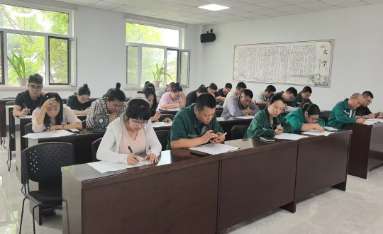 2.装配式总公司安全出产知识考试现场_副本.jpg 2.装配式总公司安全出产知识考试现场_副本.jpg